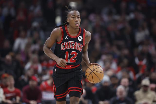 泰晤士报：曼联接近任命阿莫林 范尼可能只带一场