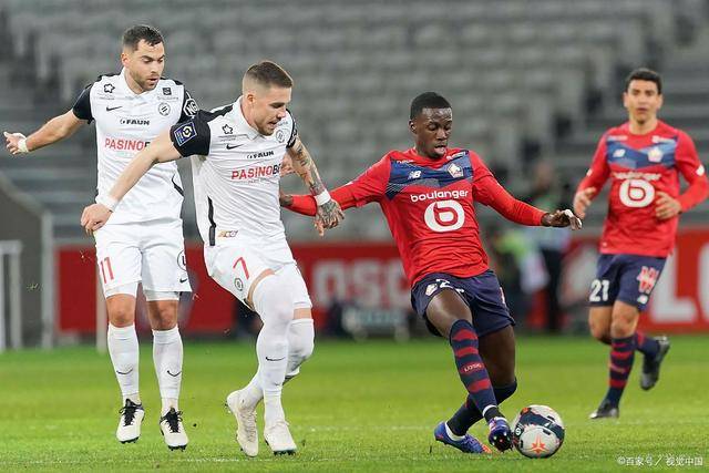 西亚28+11步行者大胜篮网 马克西20分76人灭蜂